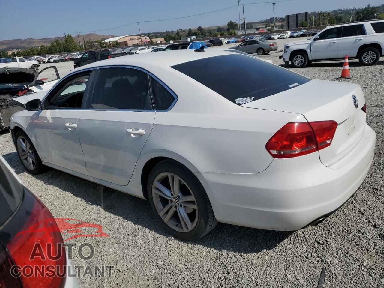 VOLKSWAGEN PASSAT 2014 - 1VWBT7A30EC032175