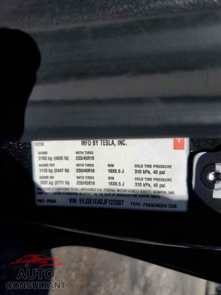 TESLA MODEL 3 2018 - 5YJ3E1EA2JF123307