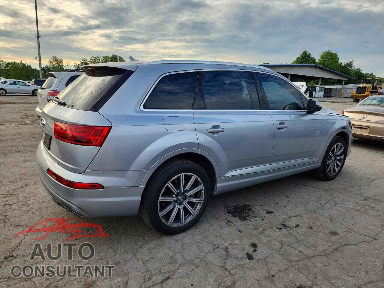 AUDI Q7 2019 - WA1LHAF70KD024384