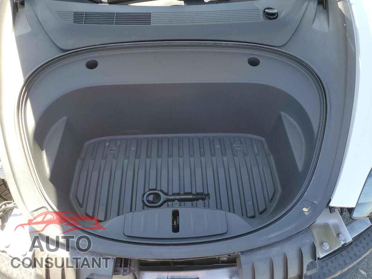 TESLA MODEL 3 2021 - 5YJ3E1EA9MF930606