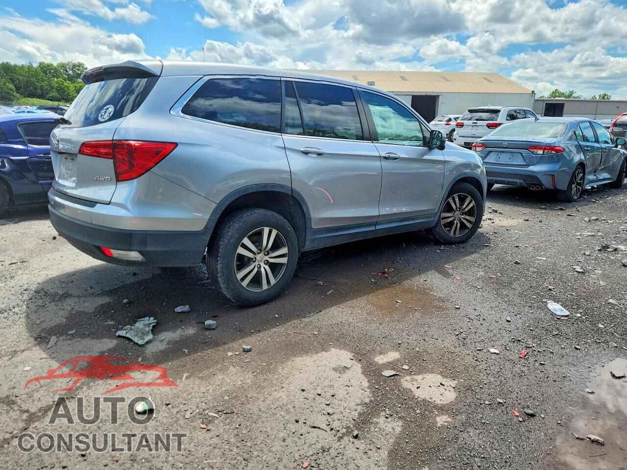 HONDA PILOT 2017 - 5FNYF6H3XHB021969