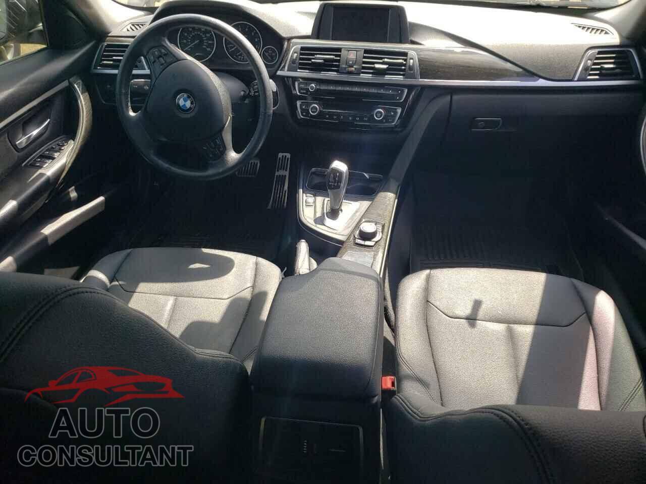 BMW 3 SERIES 2018 - WBA8E5G52JNU47661