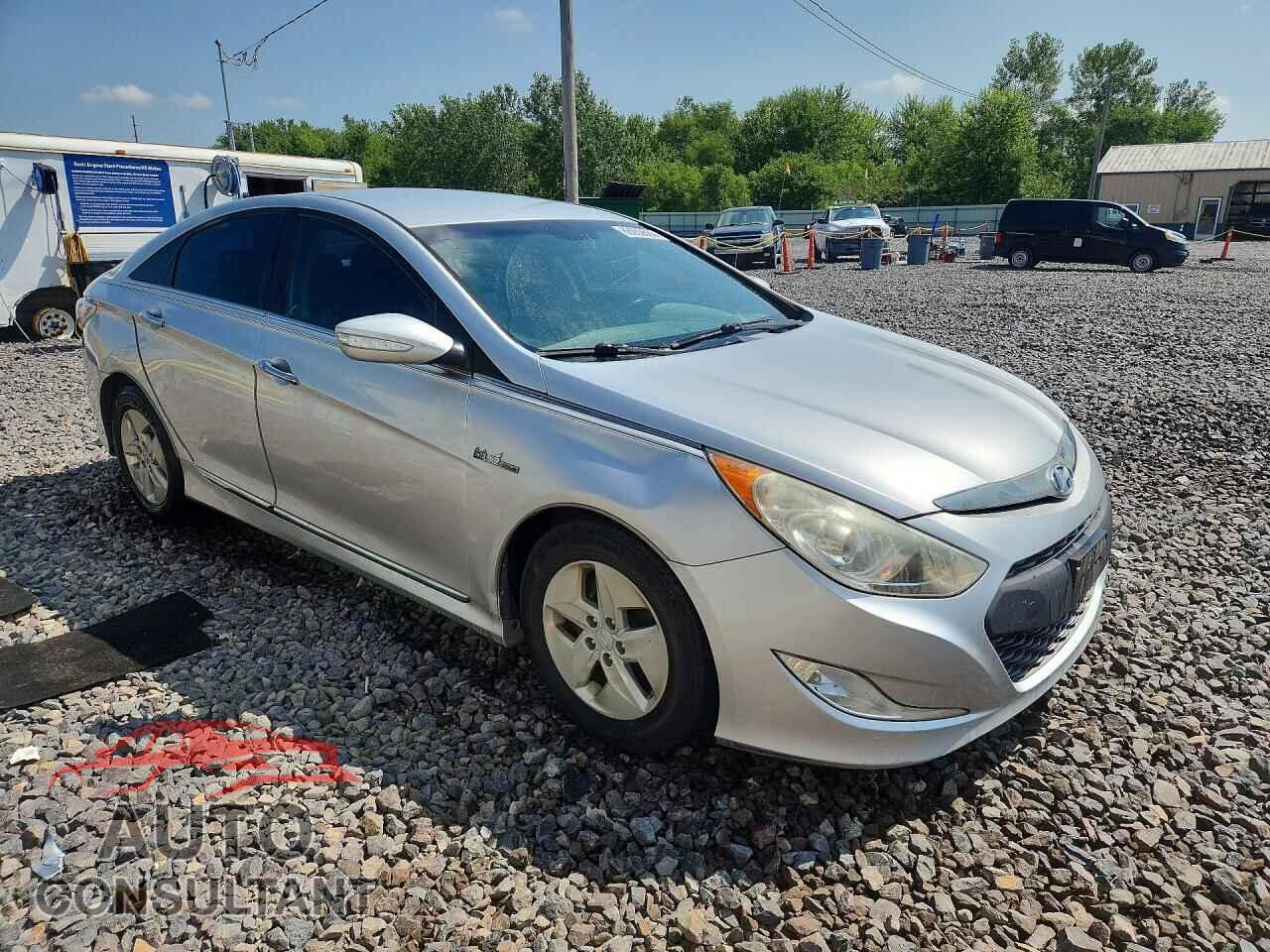 HYUNDAI SONATA 2011 - KMHEC4A42BA003464