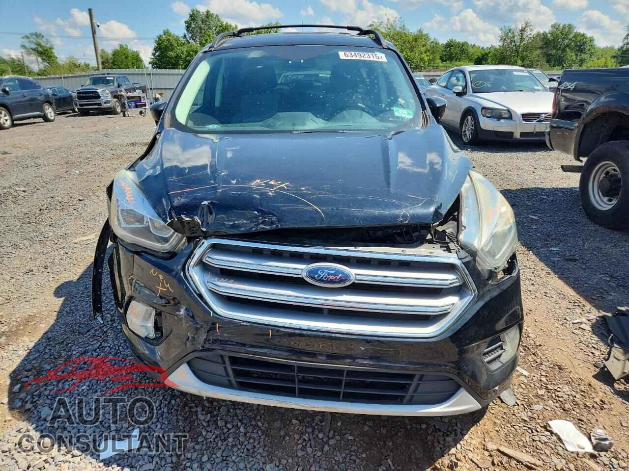 FORD ESCAPE 2017 - 1FMCU9GD4HUC41333