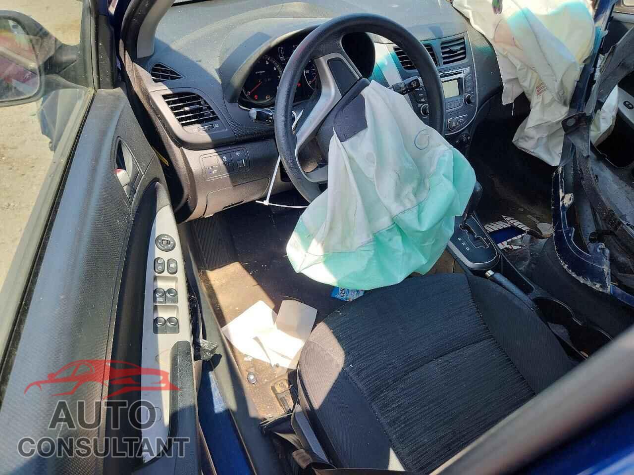 HYUNDAI ACCENT 2017 - KMHCT5AE2HU325468