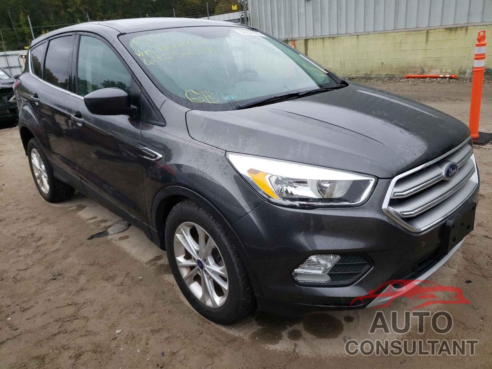 FORD ESCAPE 2017 - 1FMCU0G9XHUB72512