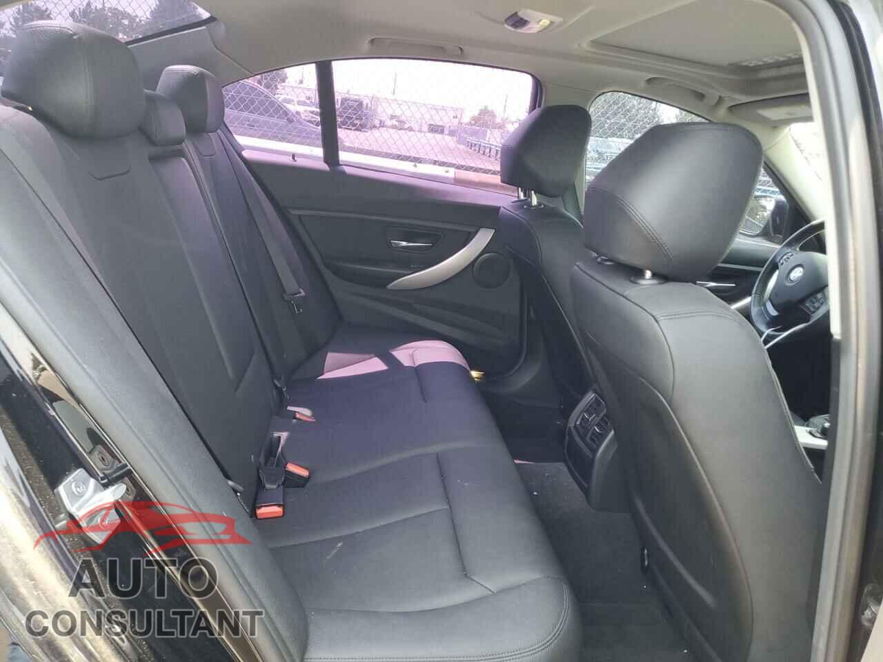 BMW 3 SERIES 2017 - WBA8A3C30HA067319