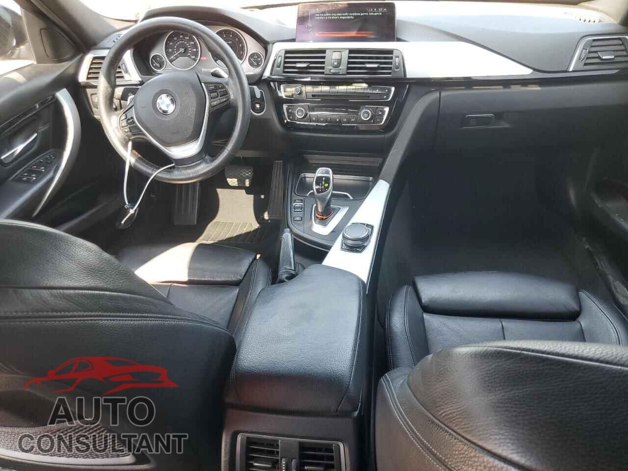 BMW 3 SERIES 2017 - WBA8D9C3XHA011351