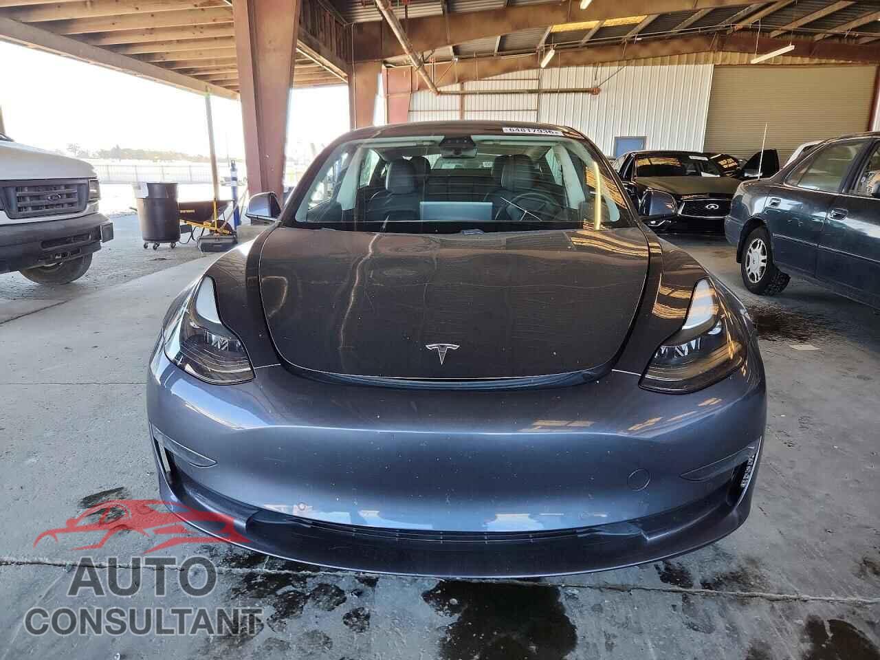 TESLA MODEL 3 2021 - 5YJ3E1EA5MF876690