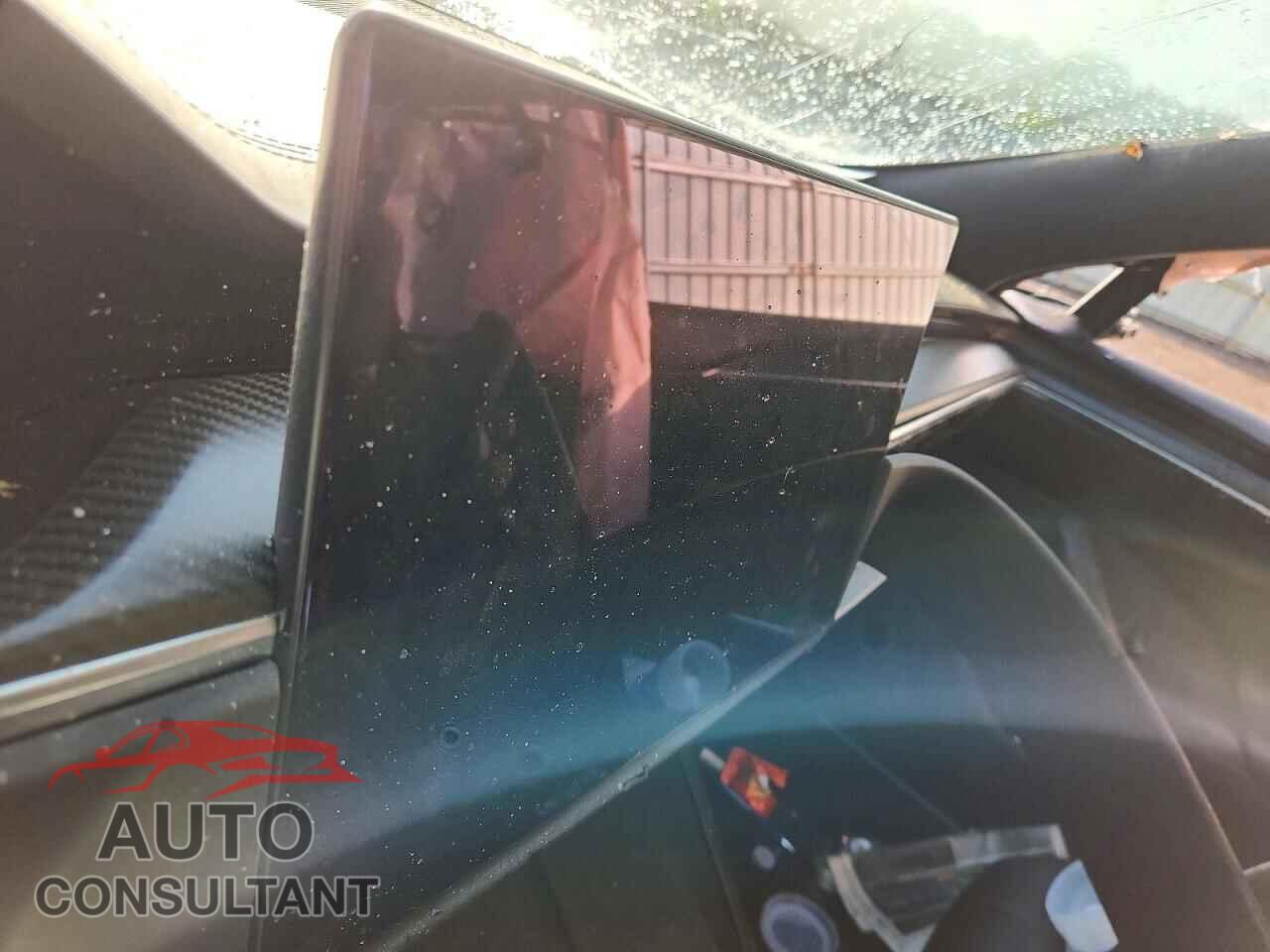 TESLA MODEL S 2022 - 5YJSA1E63NF472758