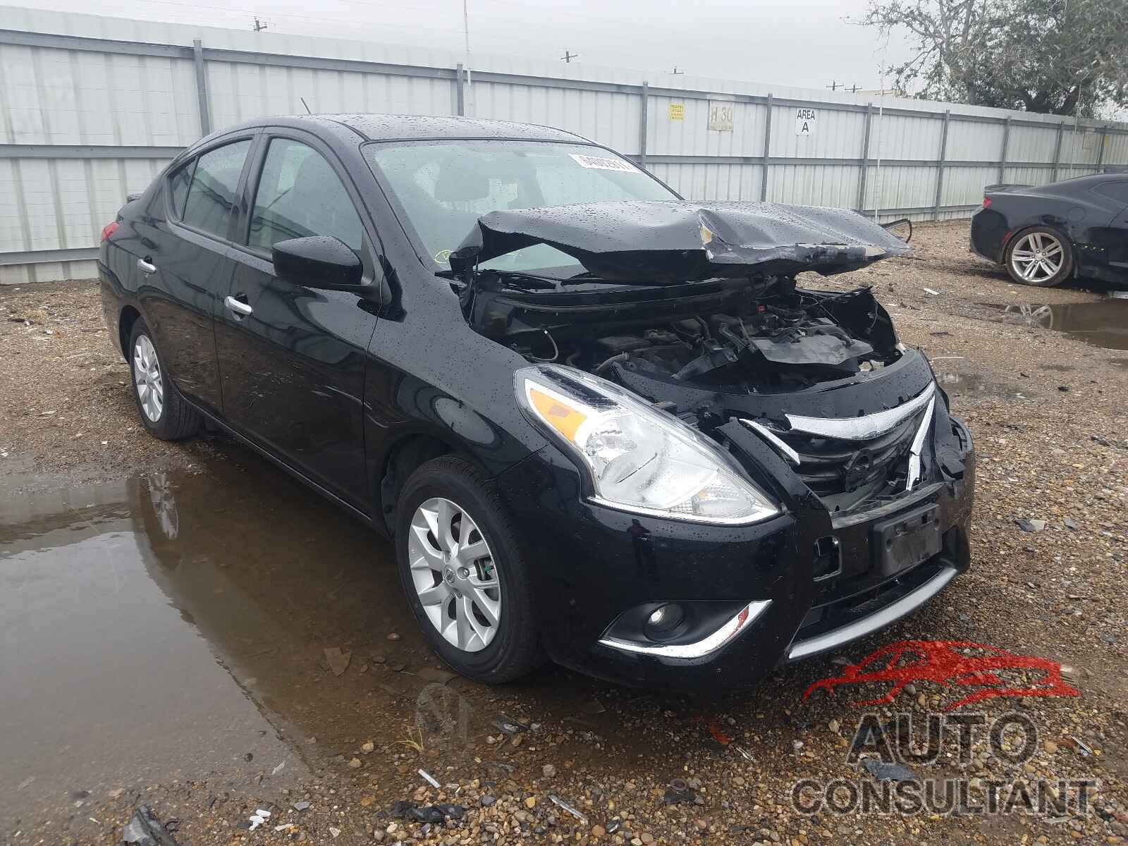 NISSAN VERSA 2018 - 3N1CN7APXJL887701