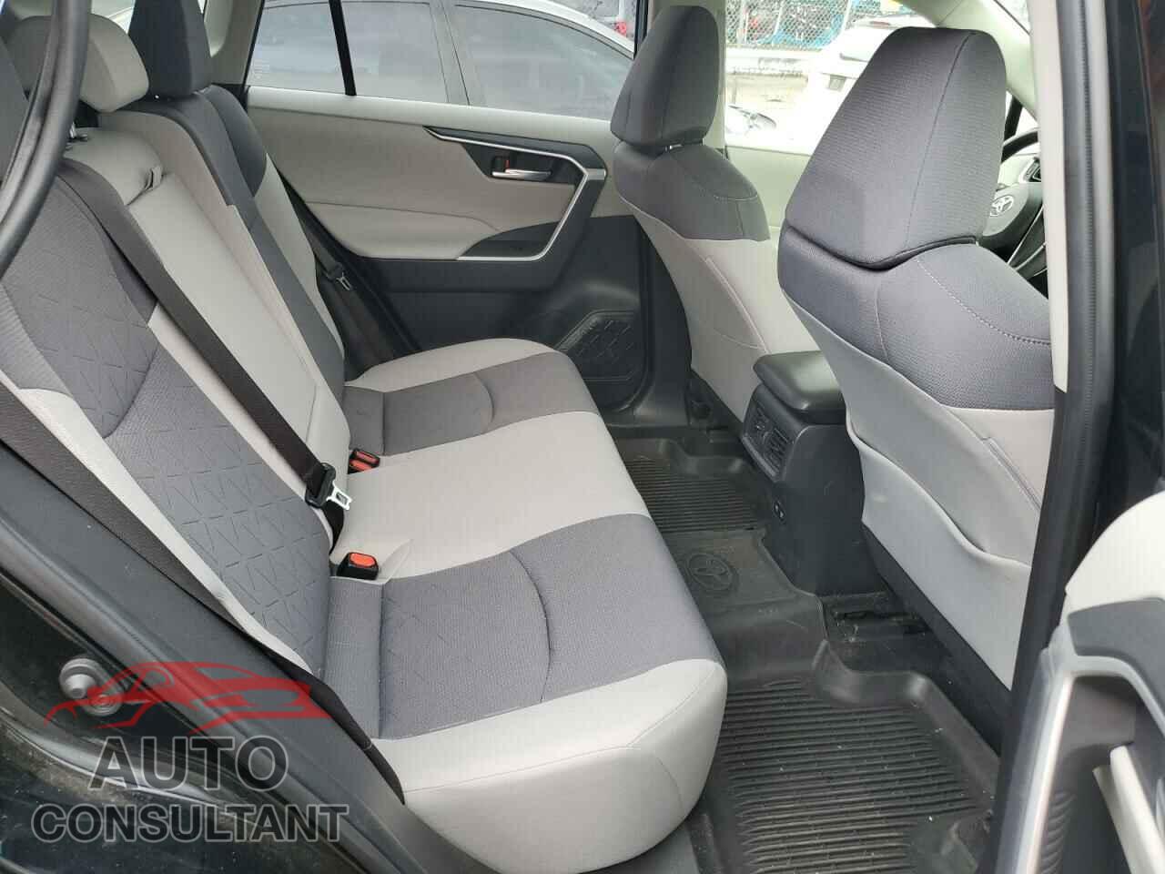 TOYOTA RAV4 2019 - JTMP1RFV0KD046829
