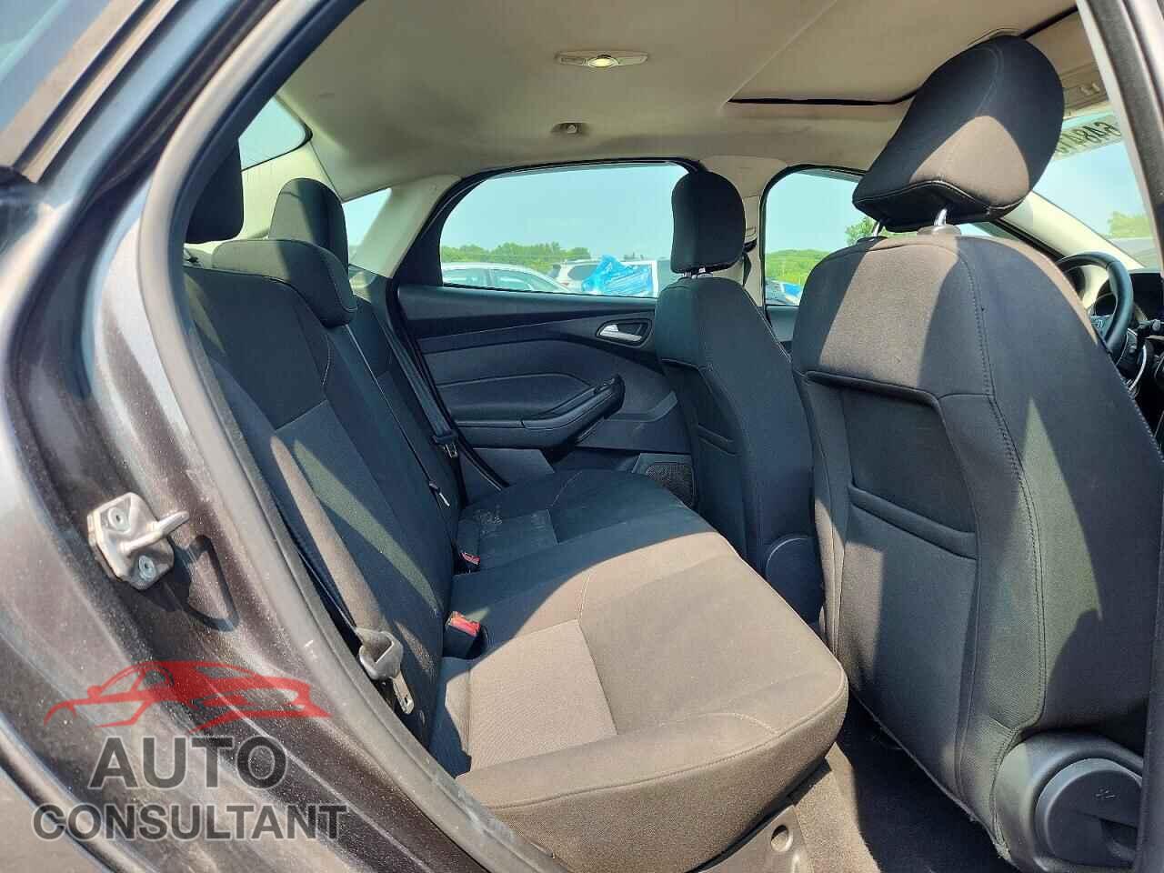 FORD FOCUS 2015 - 1FADP3F24FL237885