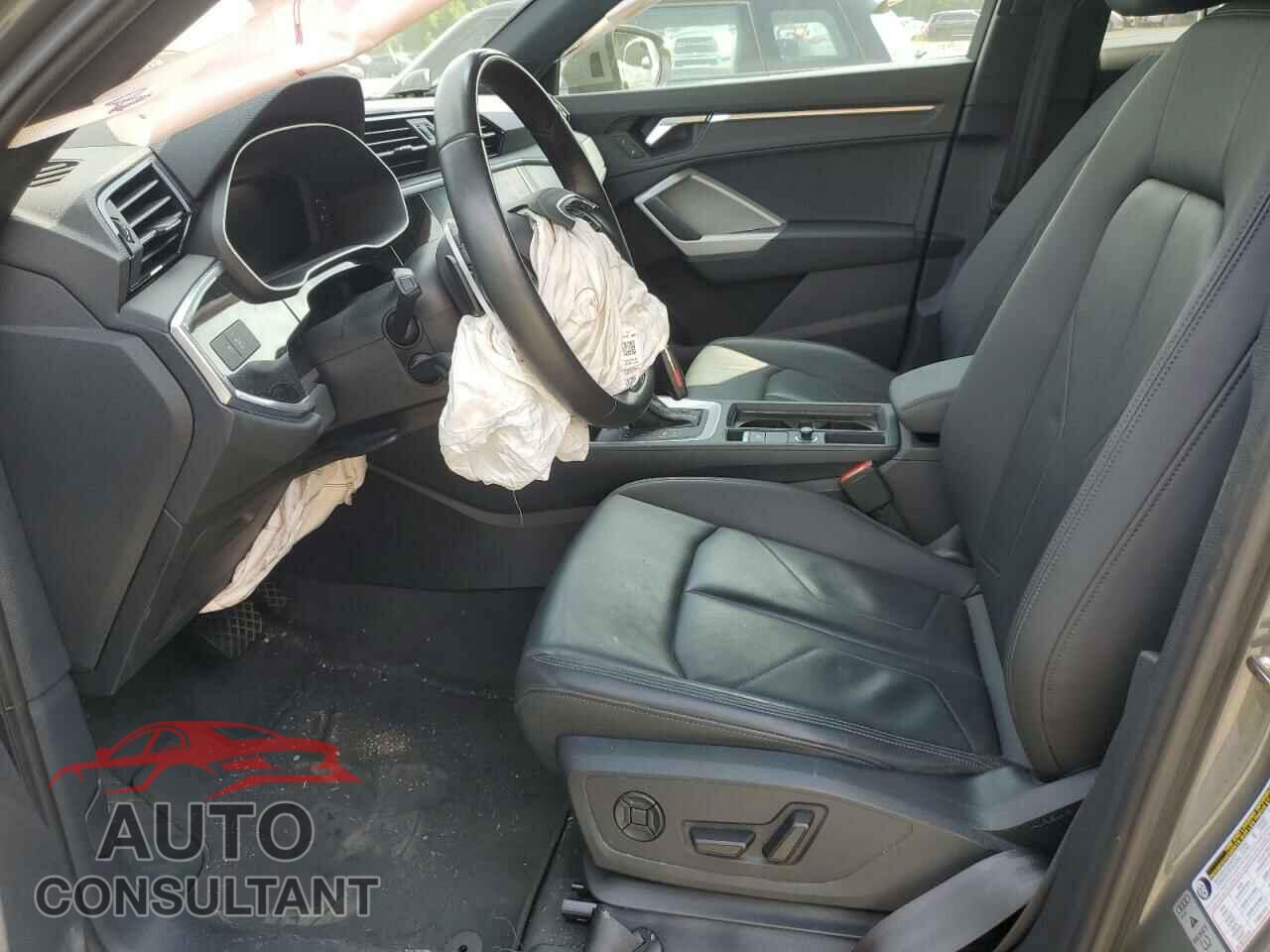 AUDI Q3 2022 - WA1EECF32N1049304