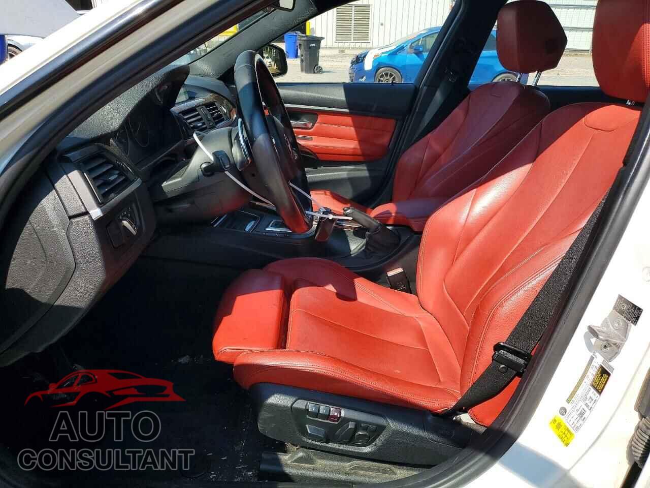 BMW 3 SERIES 2013 - WBA3C1G56DNN94031