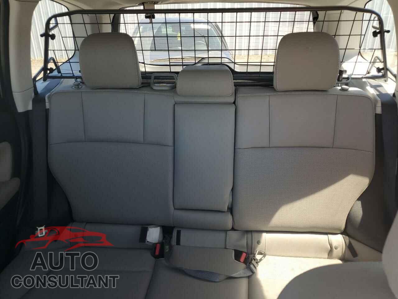 SUBARU FORESTER 2017 - JF2SJARC1HH428747