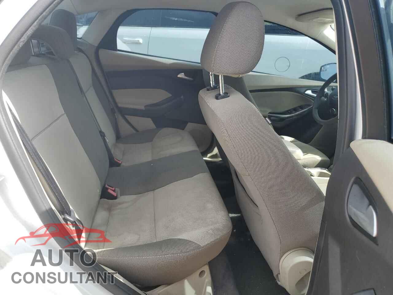 FORD FOCUS 2014 - 1FADP3F2XEL345006
