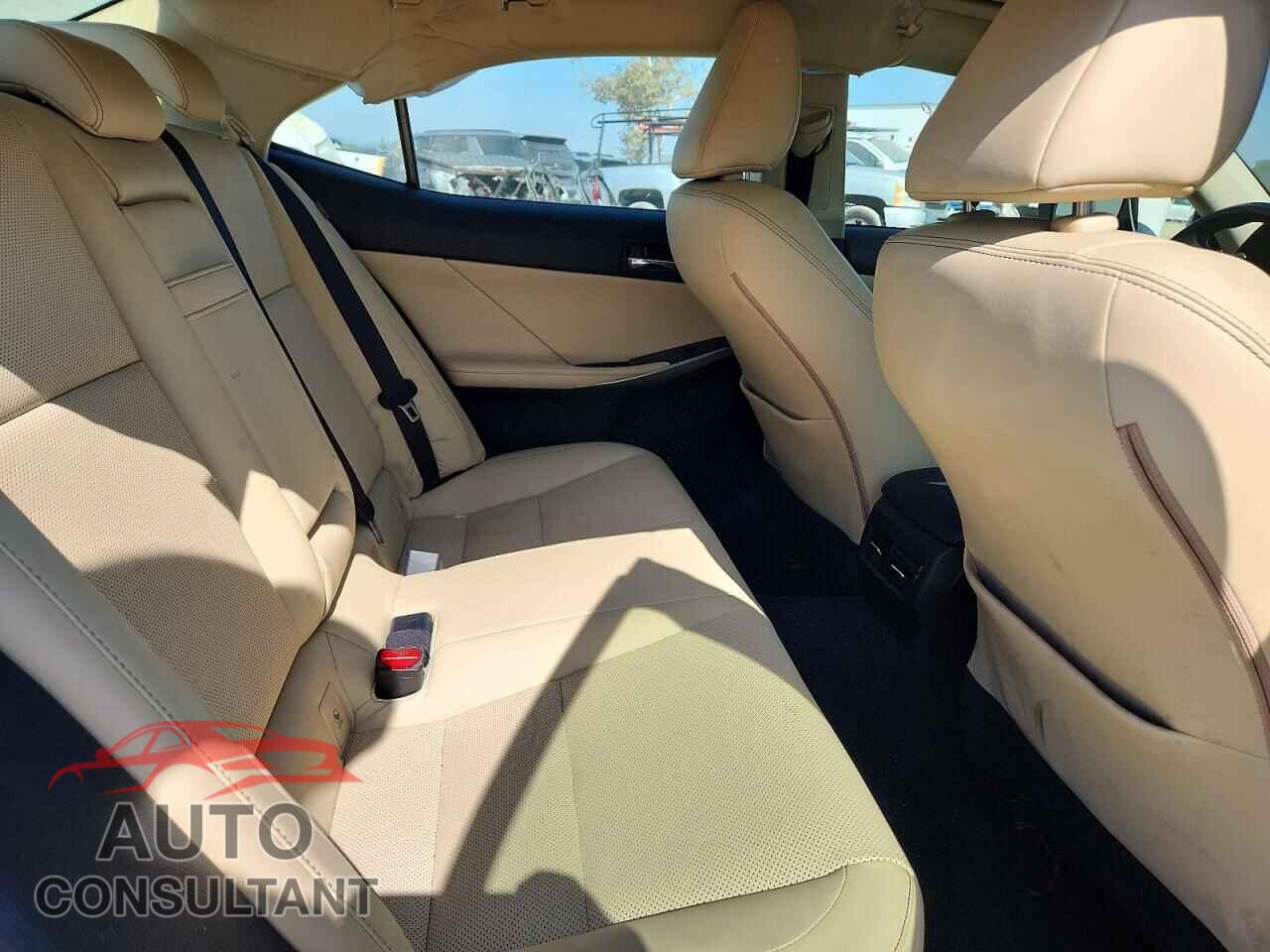 LEXUS IS 2015 - JTHBF1D20F5047662