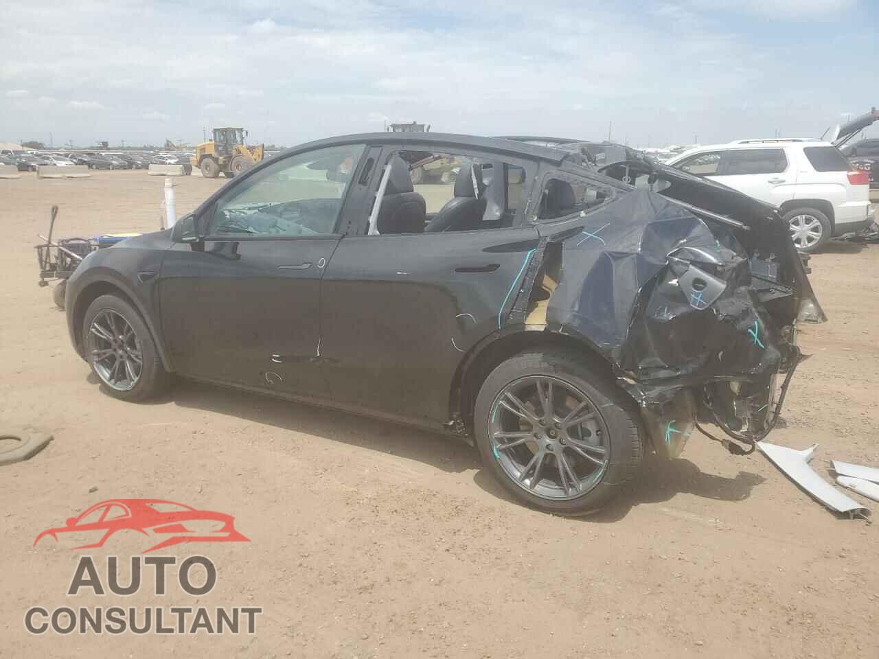 TESLA MODEL Y 2024 - 7SAYGAEE3RF211011