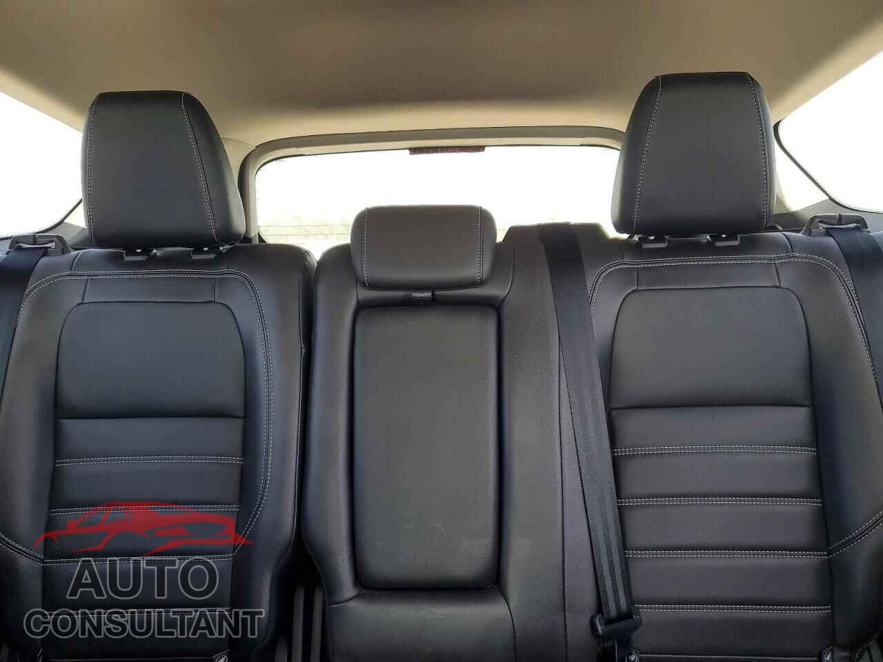 FORD ESCAPE 2017 - 1FMCU0J99HUA60857