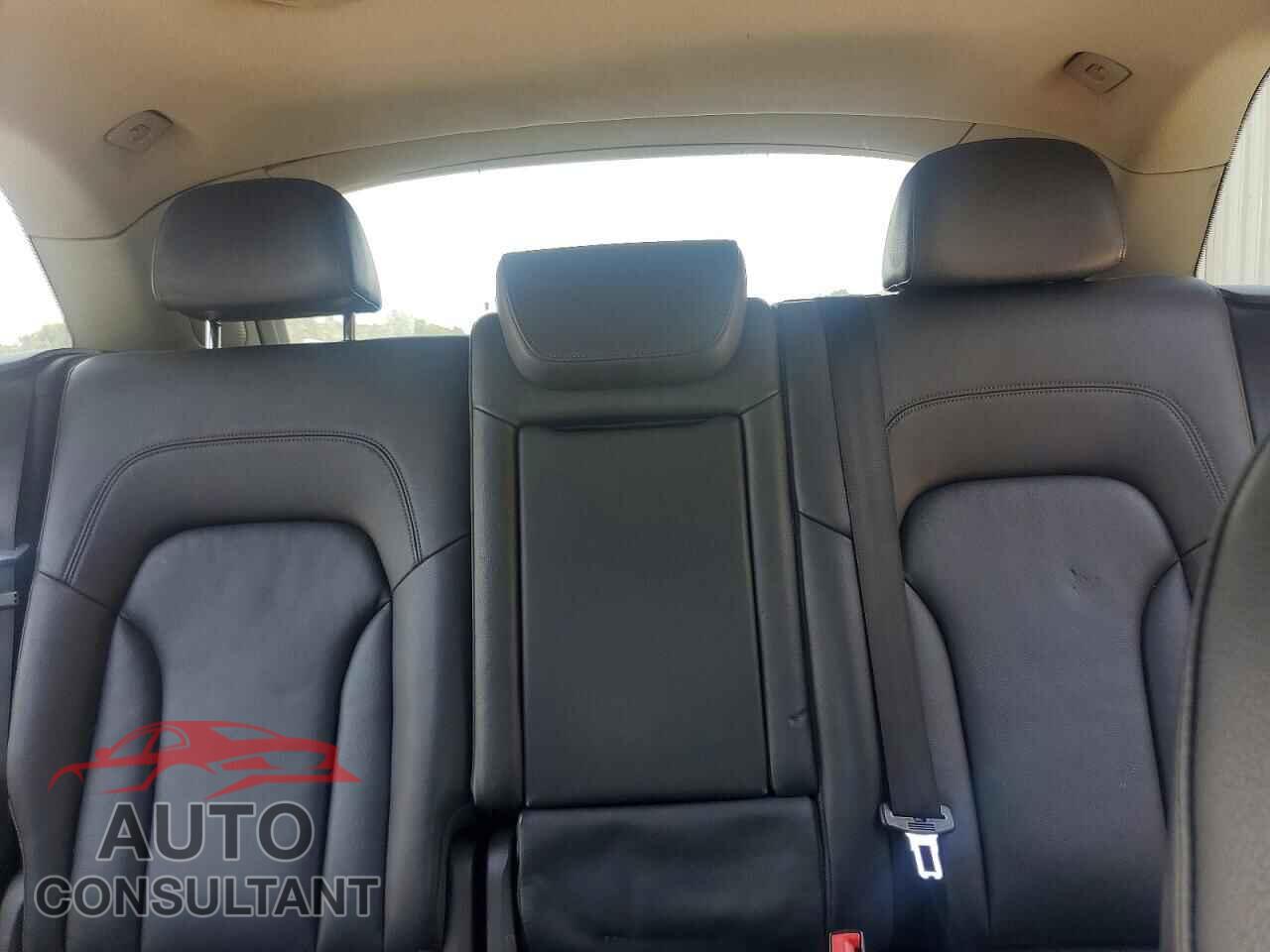 AUDI Q5 2011 - WA1LFAFP4BA058285