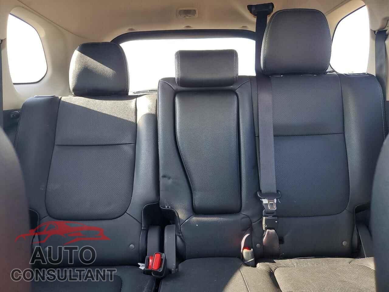 MITSUBISHI OUTLANDER 2018 - JA4AD3A38JZ004565