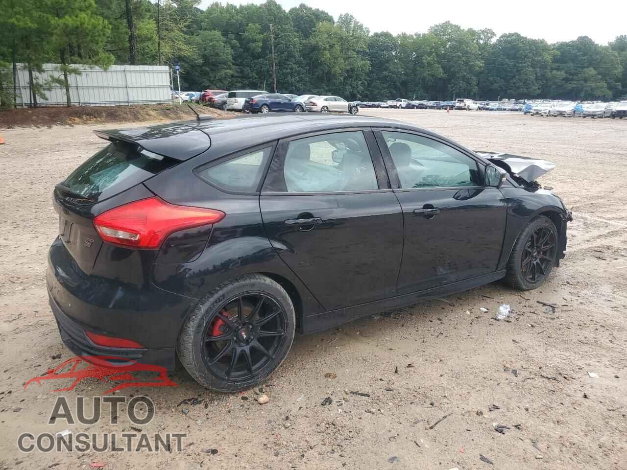 FORD FOCUS 2017 - 1FADP3L99HL258137