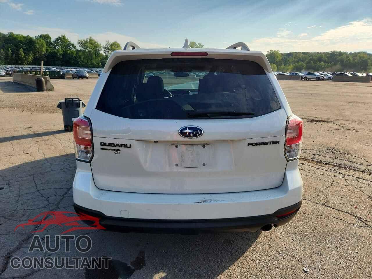 SUBARU FORESTER 2018 - JF2SJAEC2JH489021
