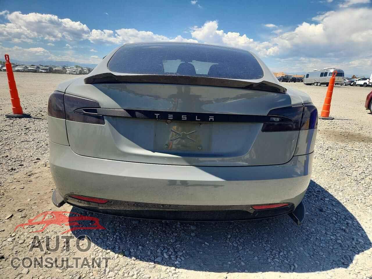 TESLA MODEL S 2018 - 5YJSA1E46JF263202