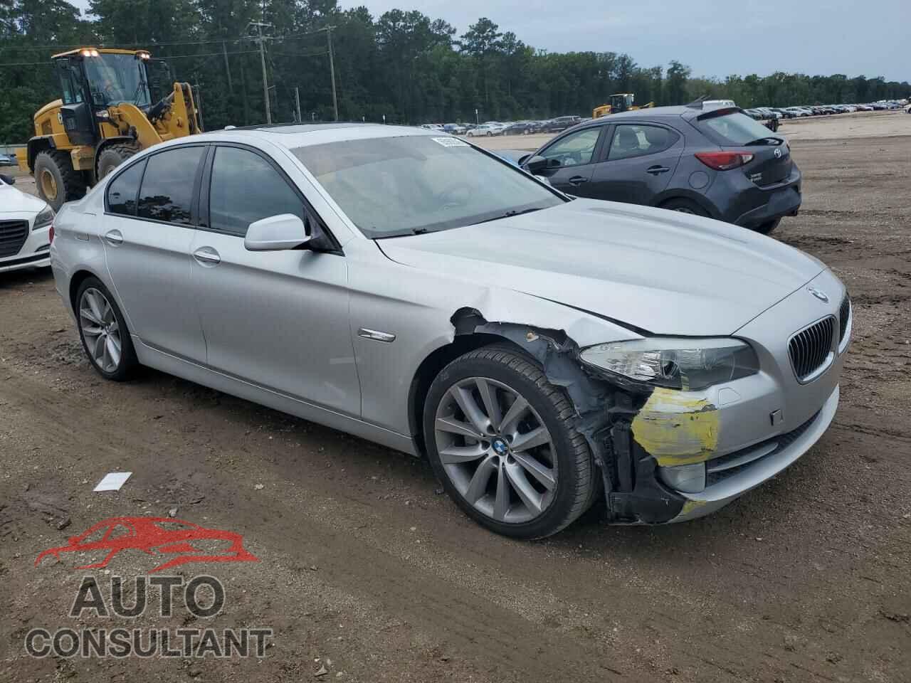 BMW 5 SERIES 2011 - WBAFR7C58BC266865