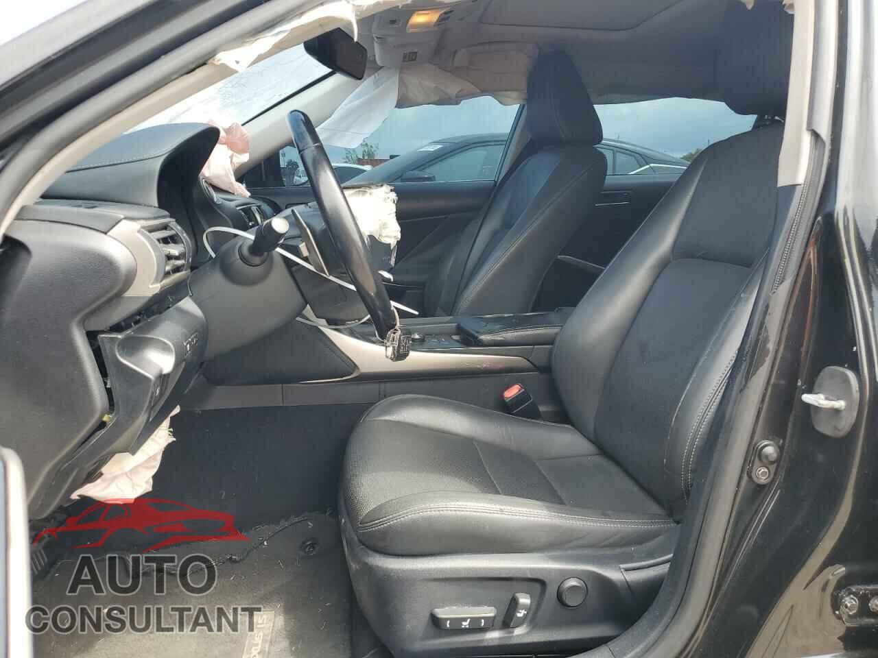 LEXUS IS 2017 - JTHBA1D28H5039147