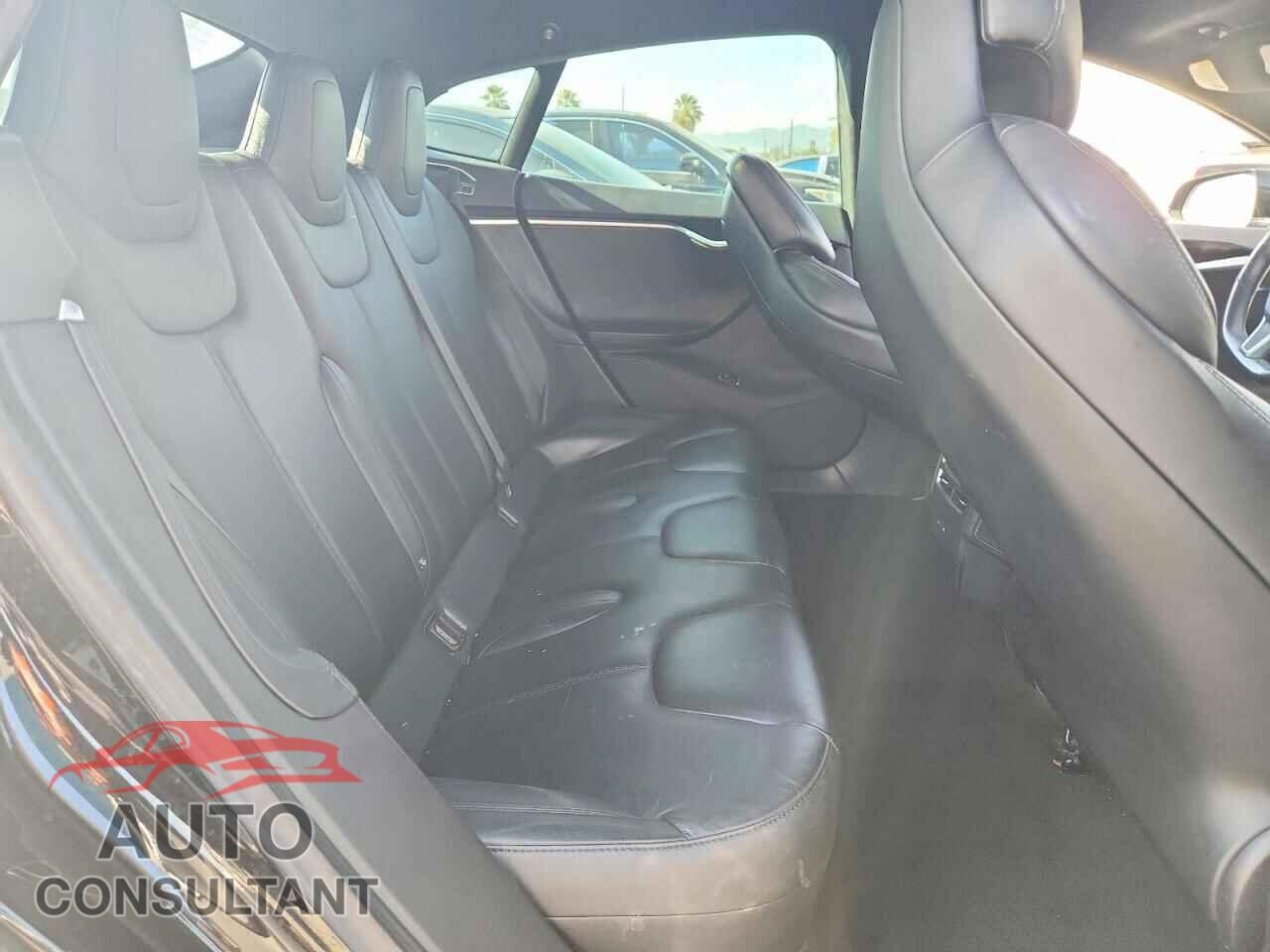 TESLA MODEL S 2017 - 5YJSA1E2XHF199562