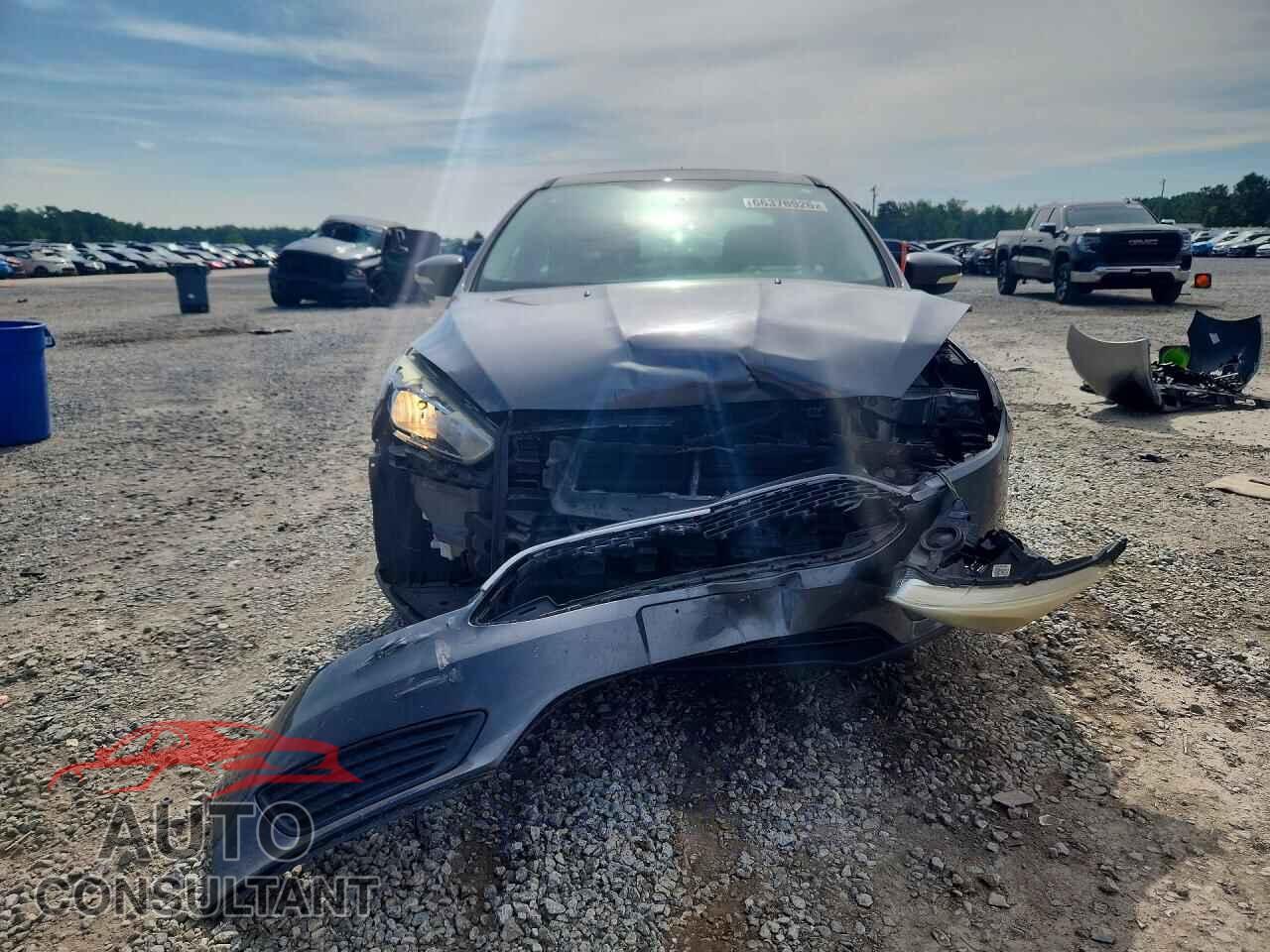 FORD FOCUS 2015 - 1FADP3F25FL311136