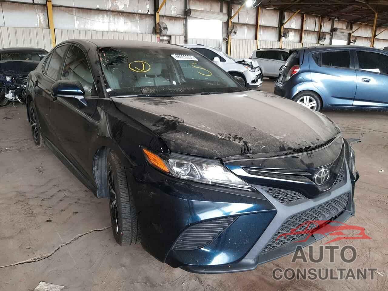 TOYOTA CAMRY 2018 - 4T1B11HK9JU661968