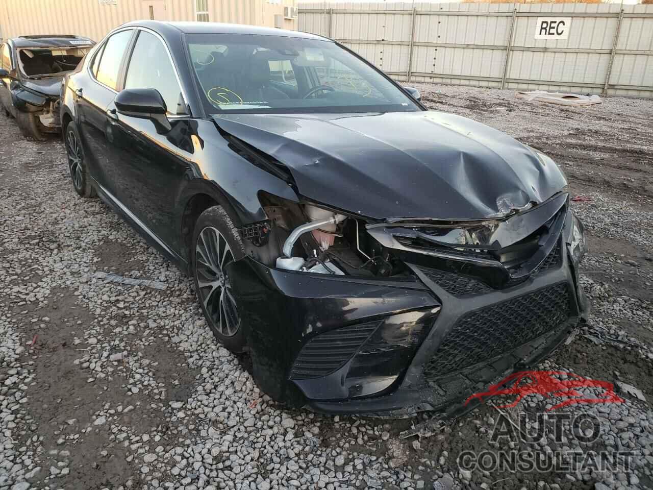 TOYOTA CAMRY 2018 - 4T1B11HK5JU138981