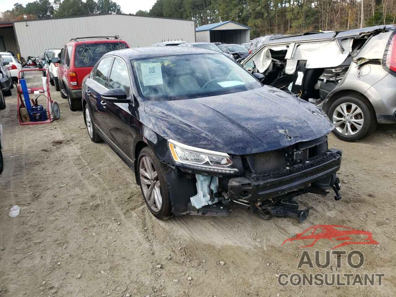 VOLKSWAGEN PASSAT 2017 - 1VWGT7A30HC000885