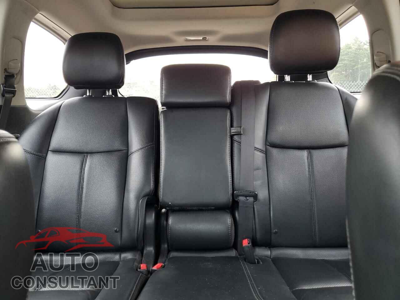 NISSAN PATHFINDER 2013 - 5N1AR2MM6DC647537