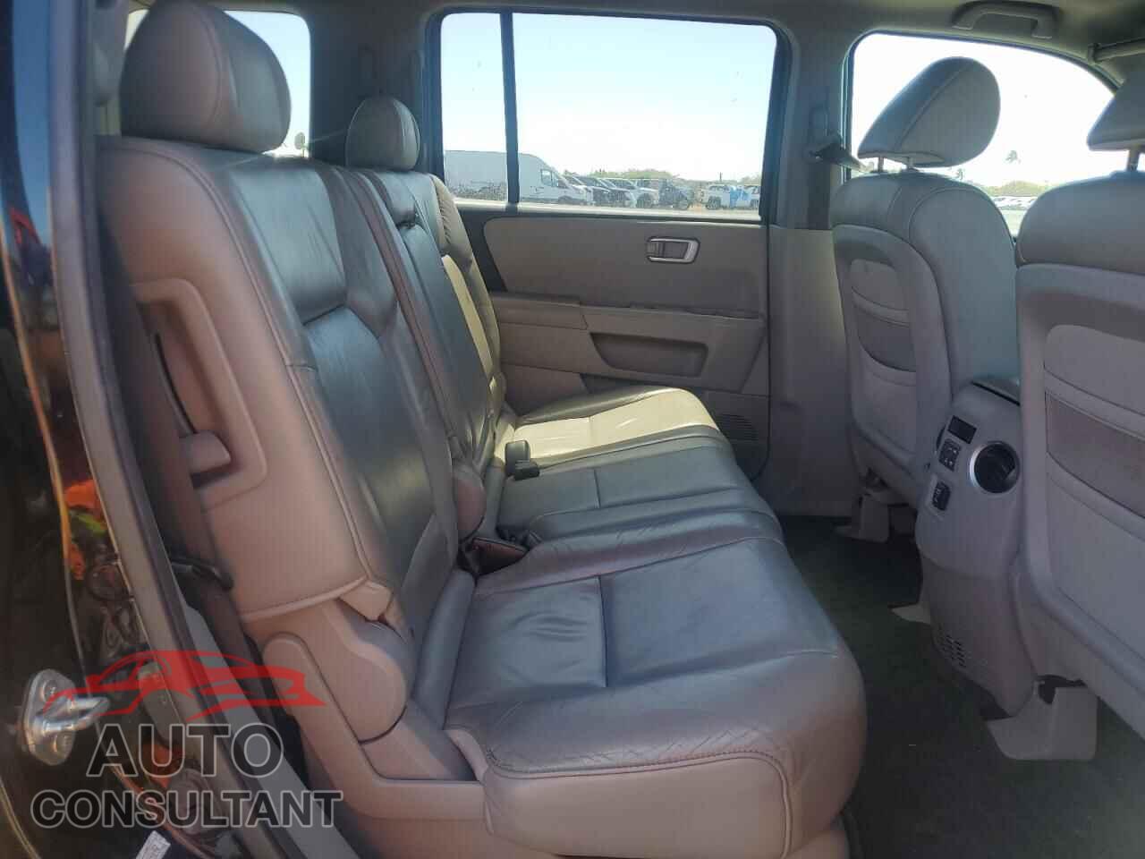 HONDA PILOT 2011 - 5FNYF4H74BB069692