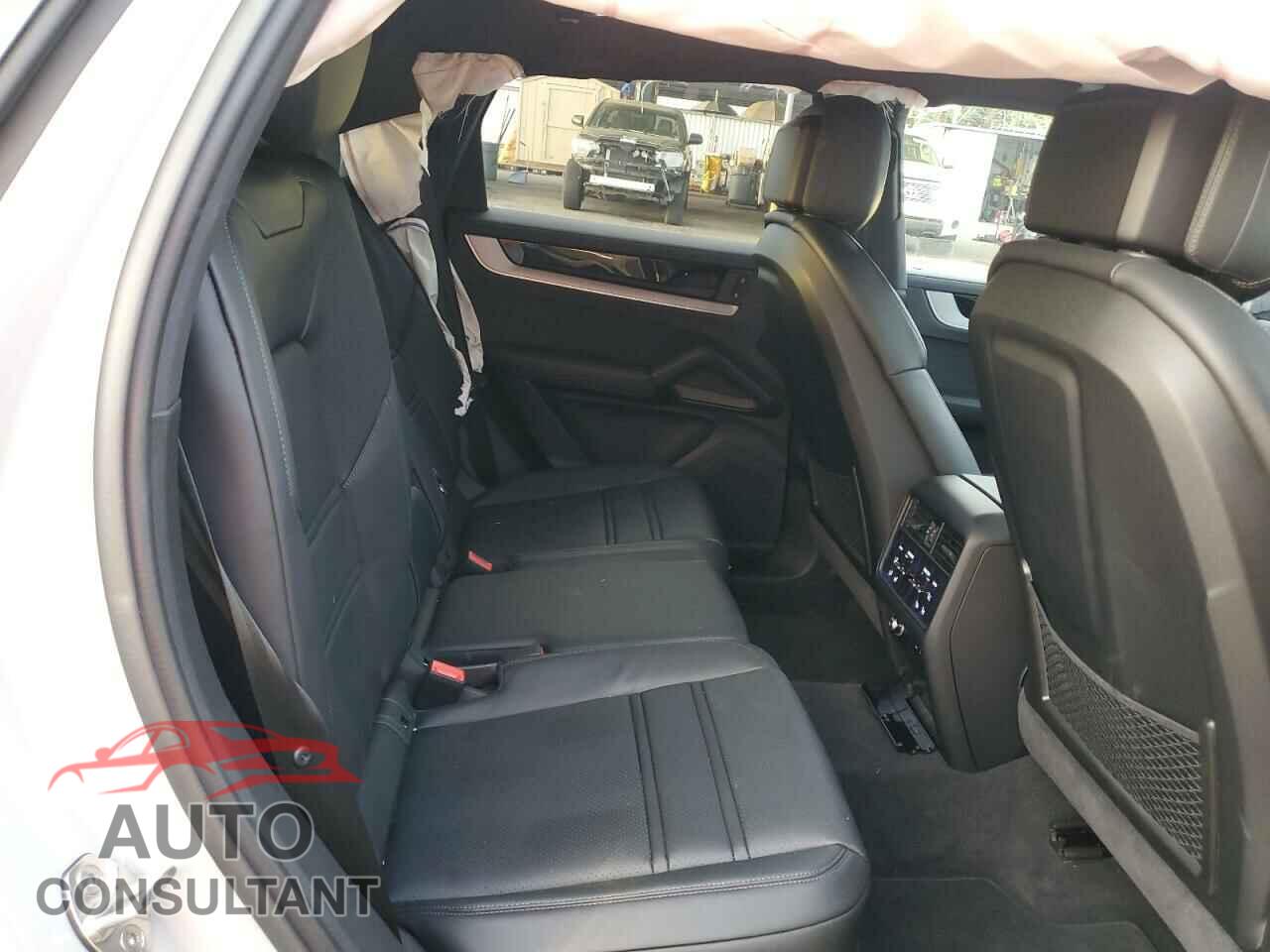 PORSCHE CAYENNE 2024 - WP1AA2AY4RDA10228