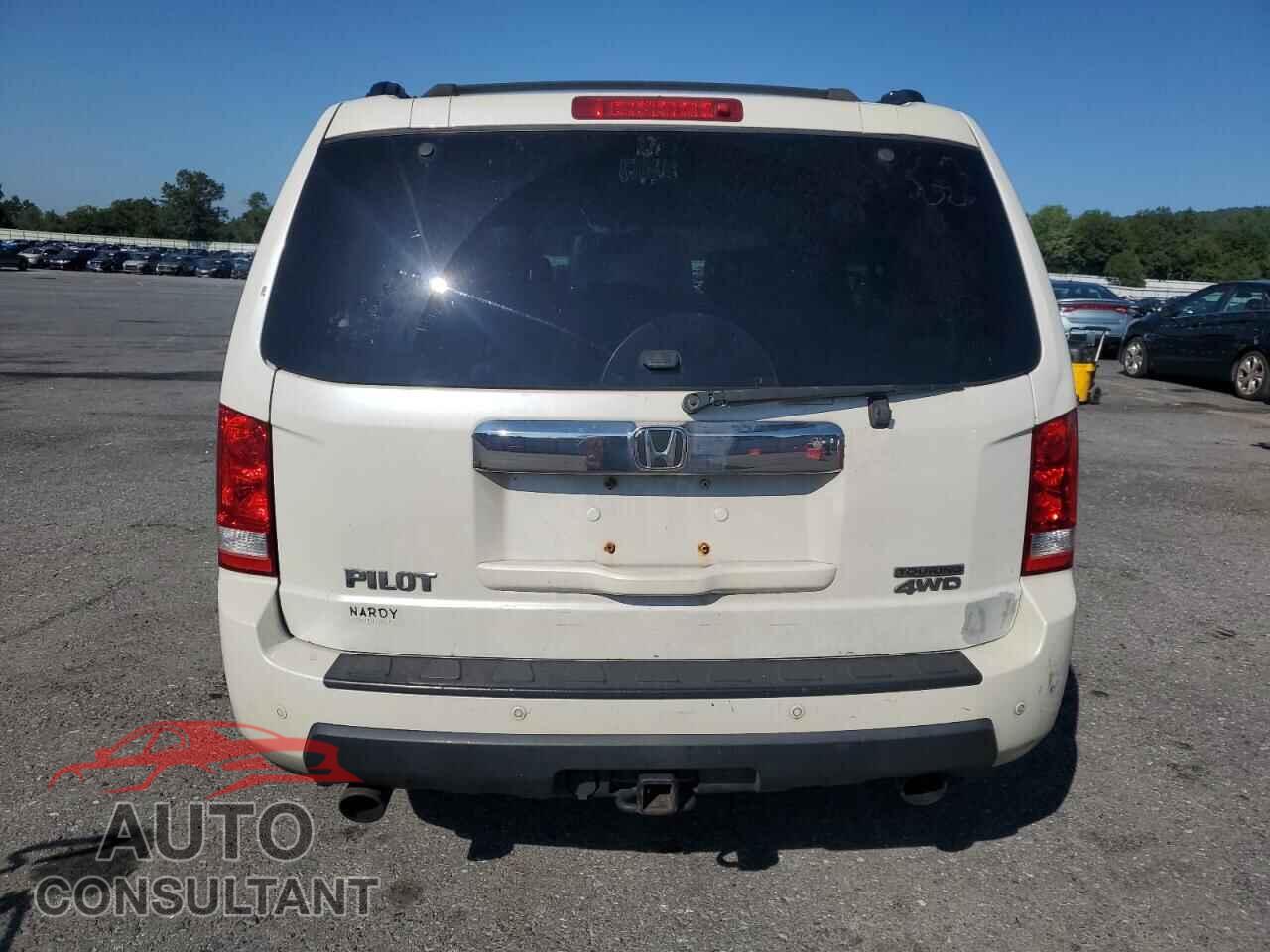 HONDA PILOT 2011 - 5FNYF4H96BB026280