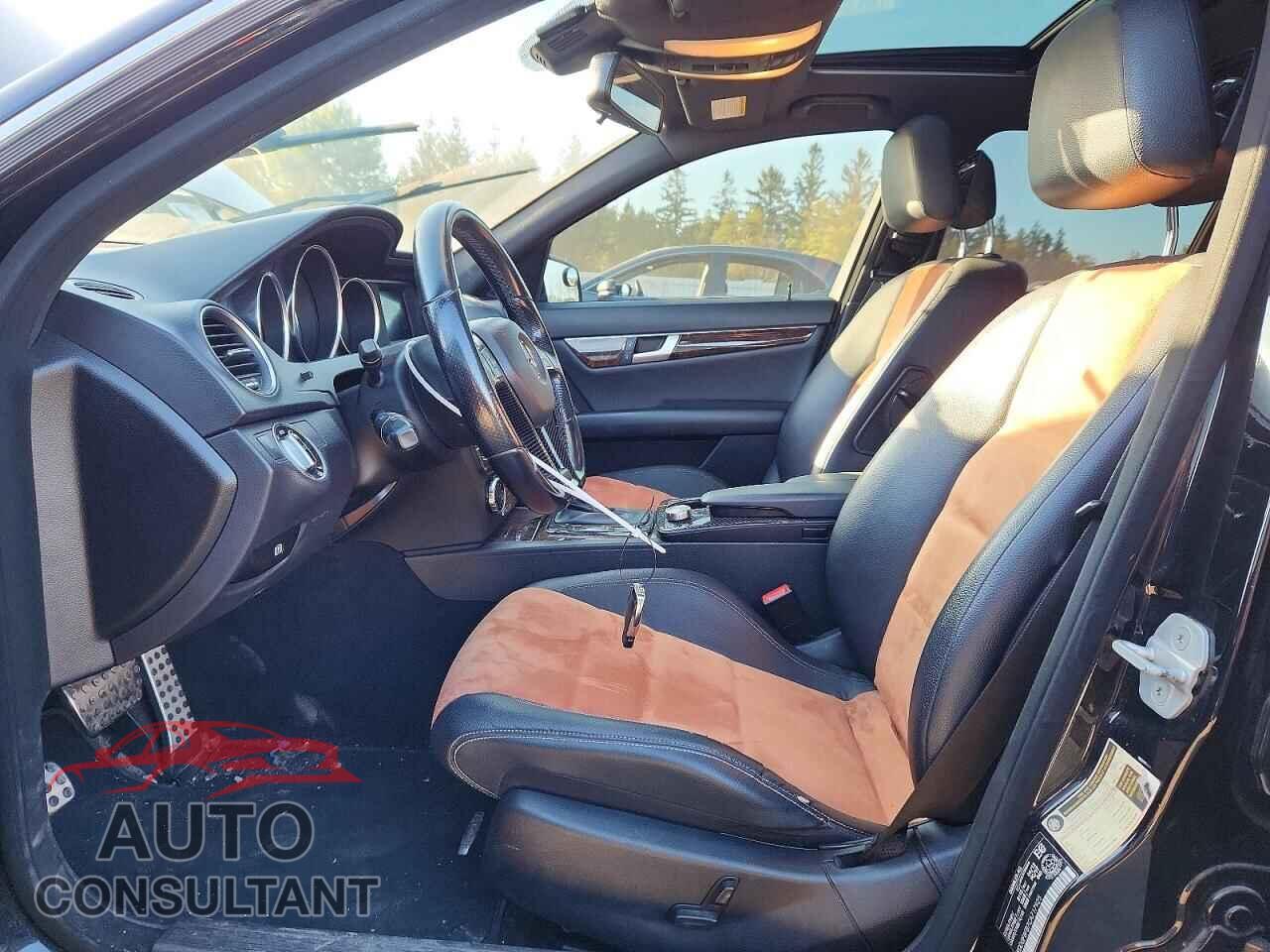 MERCEDES-BENZ C-CLASS 2012 - WDDGF8FB7CA717925