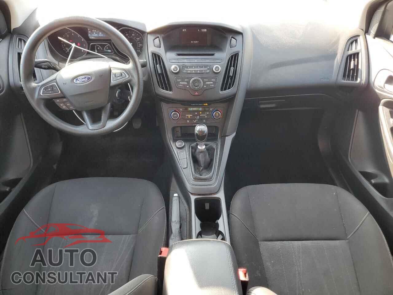 FORD FOCUS 2017 - 1FADP3FE4HL257261