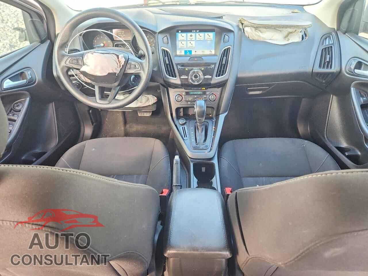 FORD FOCUS 2017 - 1FADP3H21HL237245