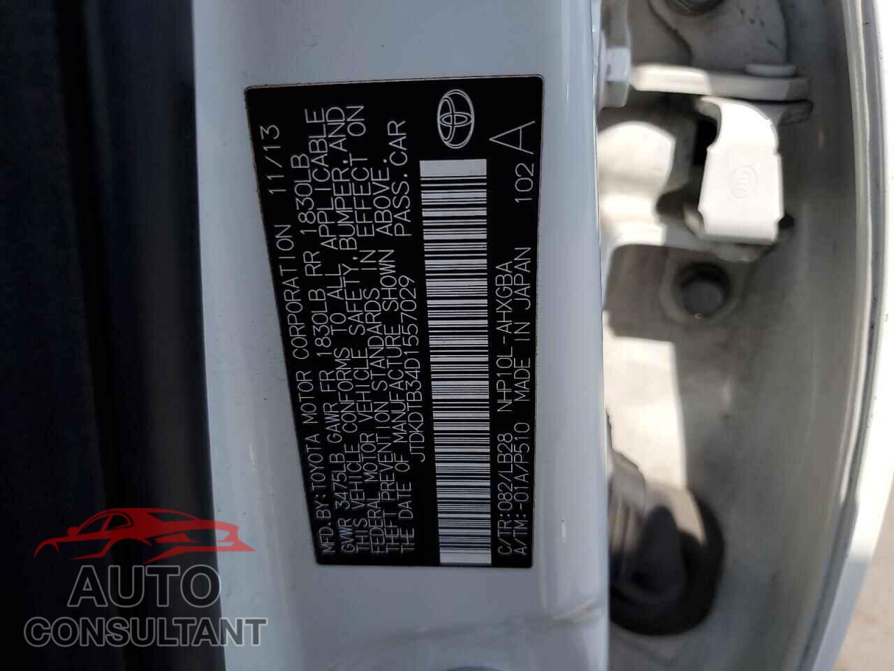 TOYOTA PRIUS 2013 - JTDKDTB34D1557029