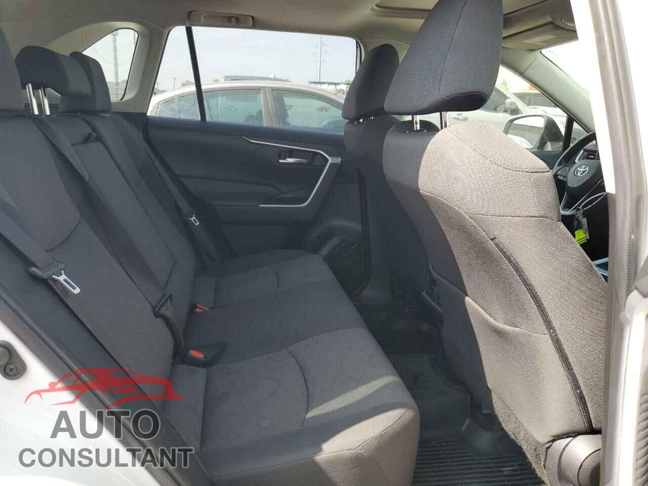 TOYOTA RAV4 2019 - JTMP1RFV3KD039938
