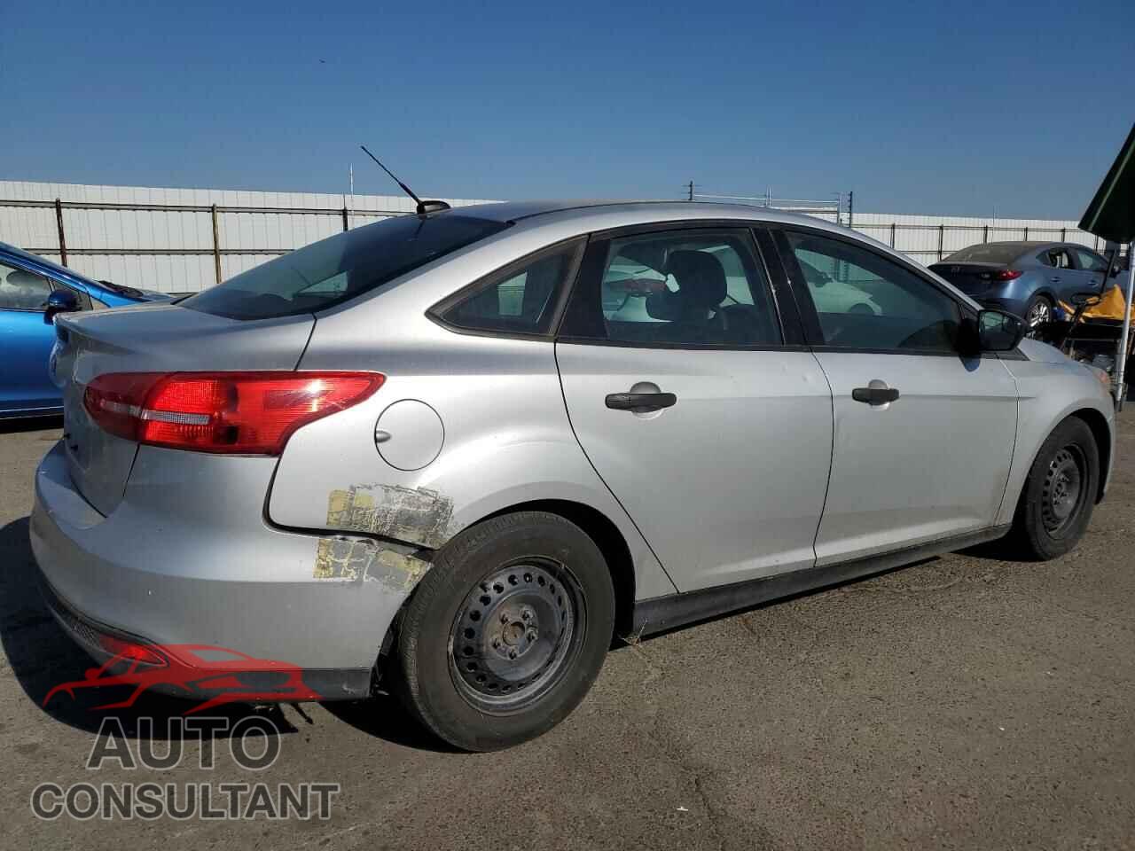 FORD FOCUS 2015 - 1FADP3E20FL364084