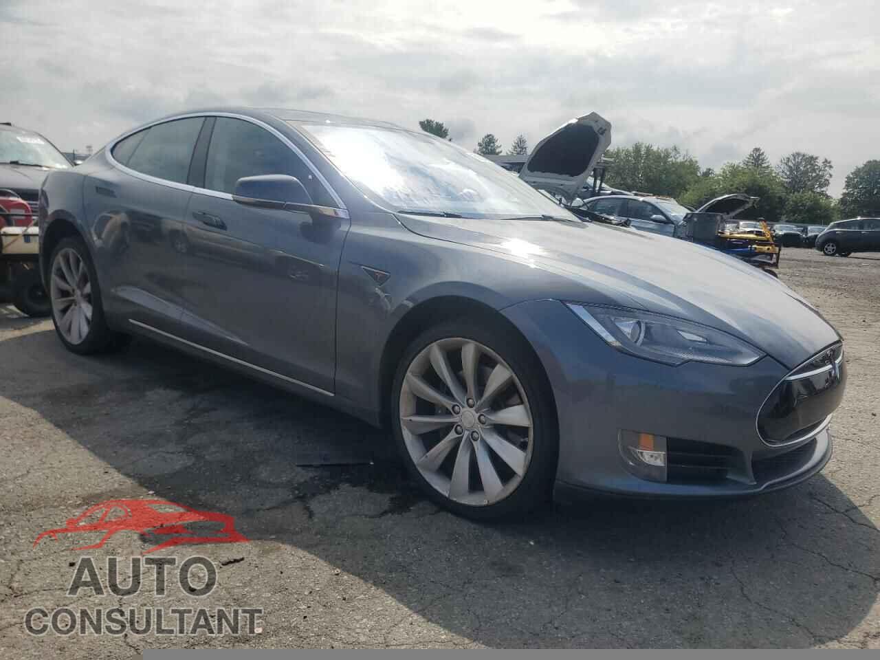 TESLA MODEL S 2013 - 5YJSA1DP1DFP15475