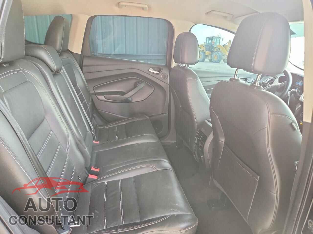 FORD ESCAPE 2017 - 1FMCU0JD3HUB15209