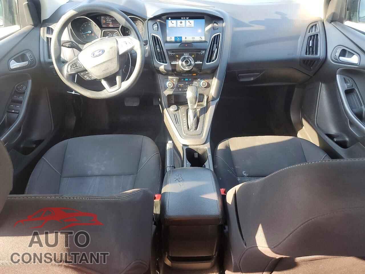 FORD FOCUS 2017 - 1FADP3H28HL313852