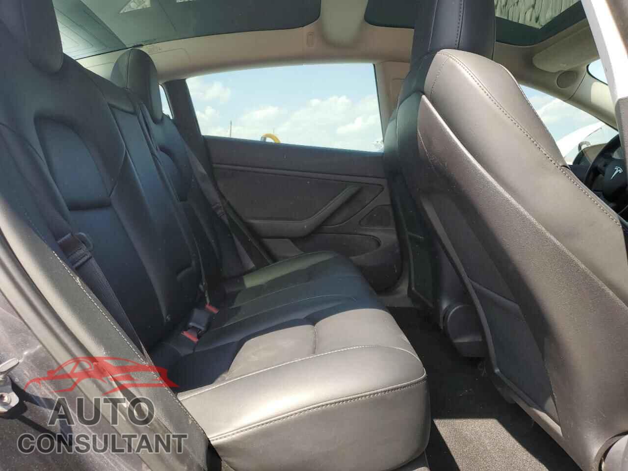 TESLA MODEL 3 2019 - 5YJ3E1EB2KF365363